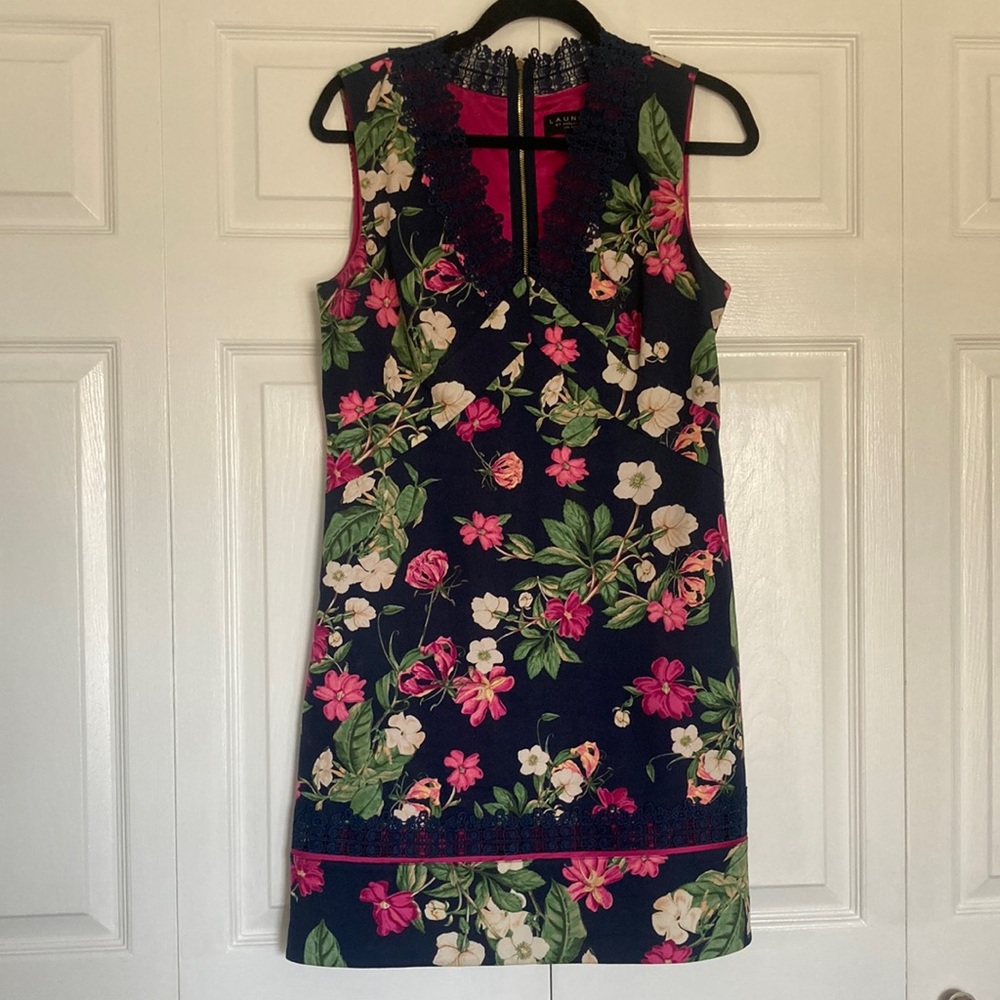 Laundry by Shelli Segal navy blue floral shift dress